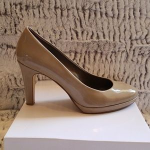 Bandolino Patient Leather Nude Pump